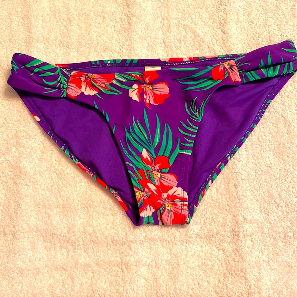 Old Navy swim bottom- size M